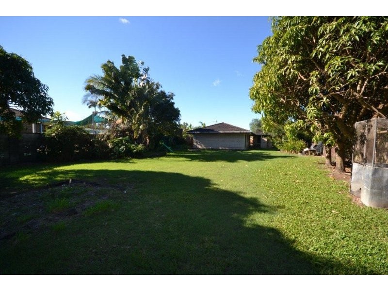 6 Faithfull Crescent, Avenell Heights QLD 4670