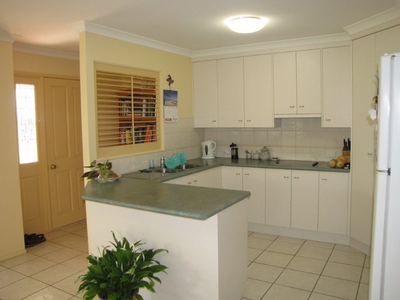 8 Regent Street, Avoca QLD 4670