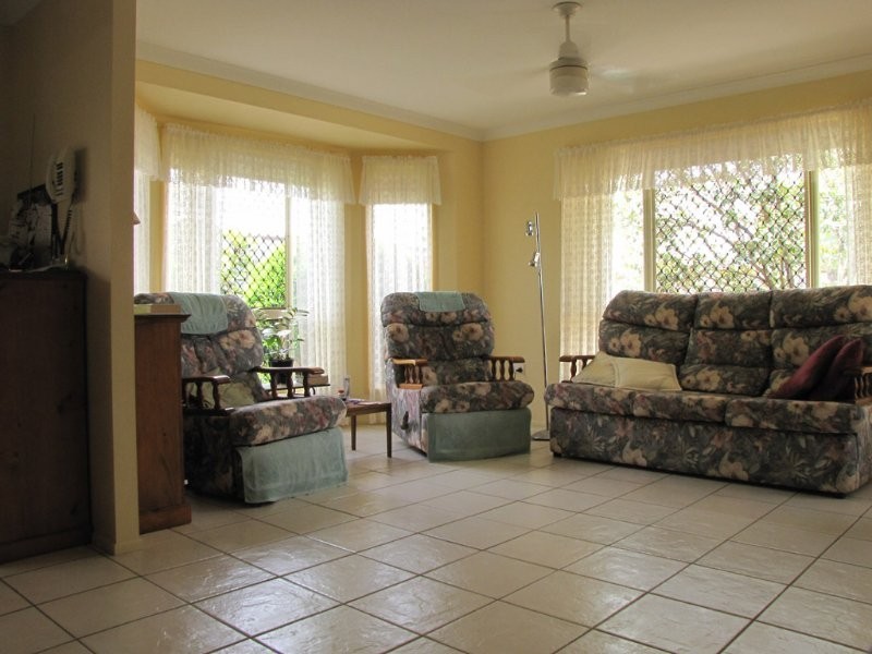 8 Regent Street, Avoca QLD 4670