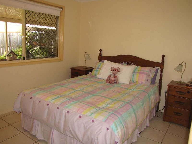 8 Regent Street, Avoca QLD 4670