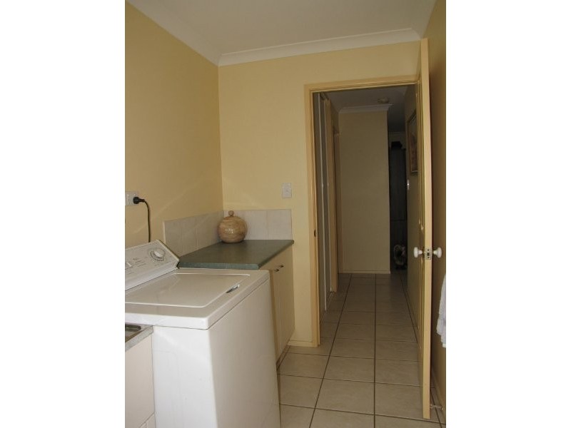 8 Regent Street, Avoca QLD 4670