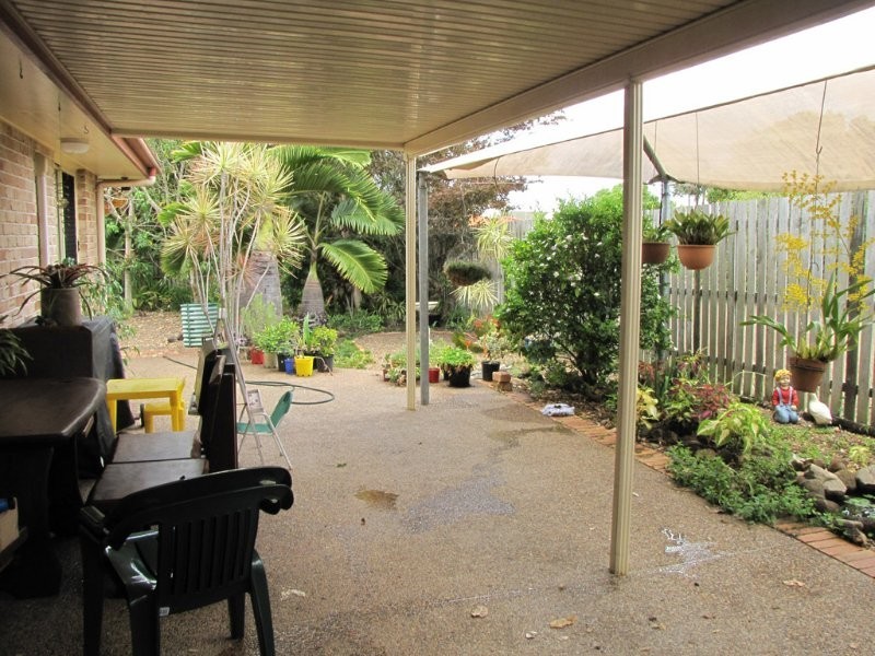 8 Regent Street, Avoca QLD 4670