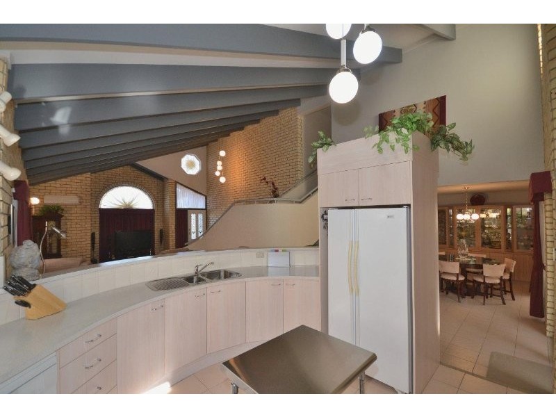 1 St Lucia Crescent, Avoca QLD 4670