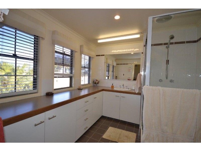 1 St Lucia Crescent, Avoca QLD 4670