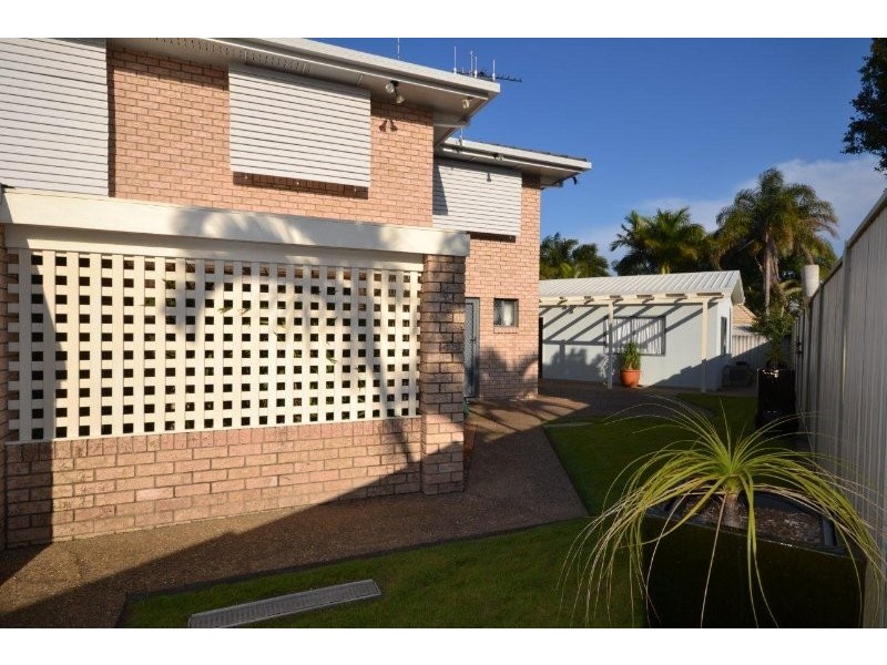 1 St Lucia Crescent, Avoca QLD 4670