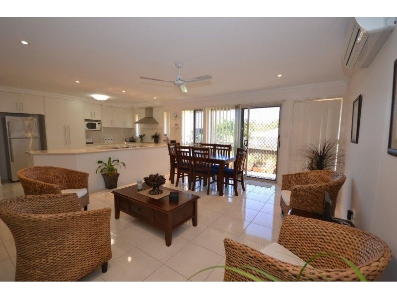 8 Green Avenue, Branyan QLD 4670