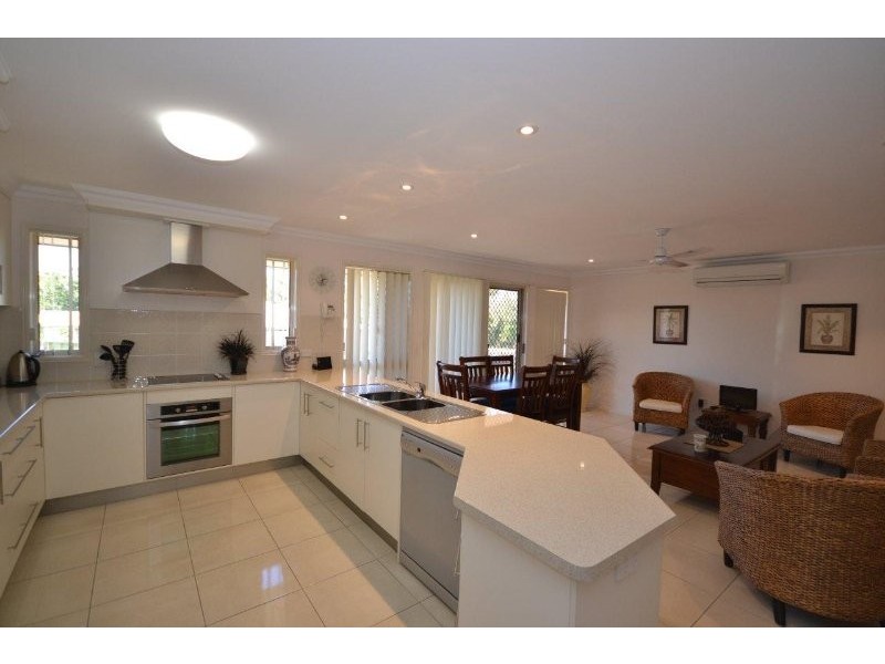 8 Green Avenue, Branyan QLD 4670