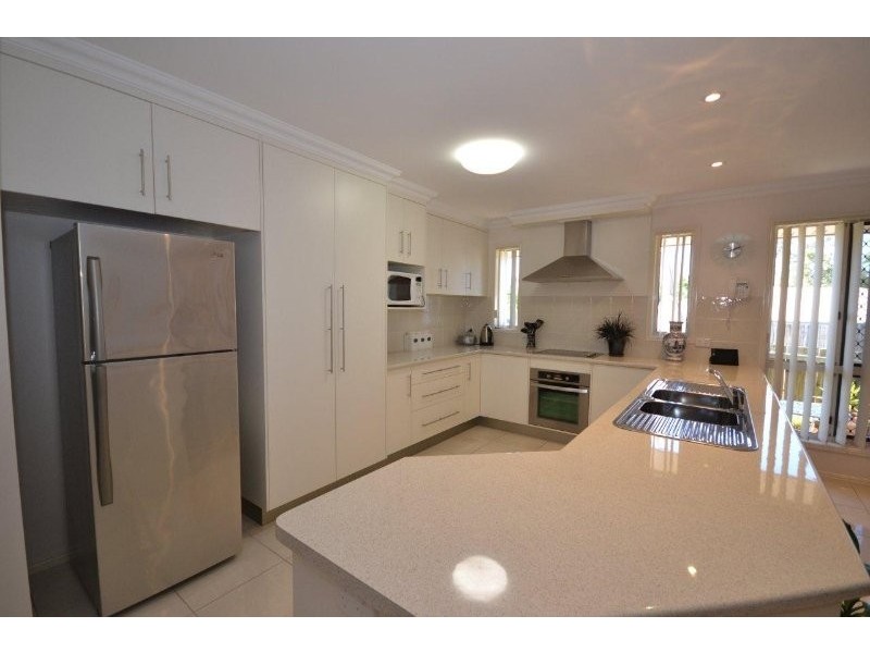 8 Green Avenue, Branyan QLD 4670