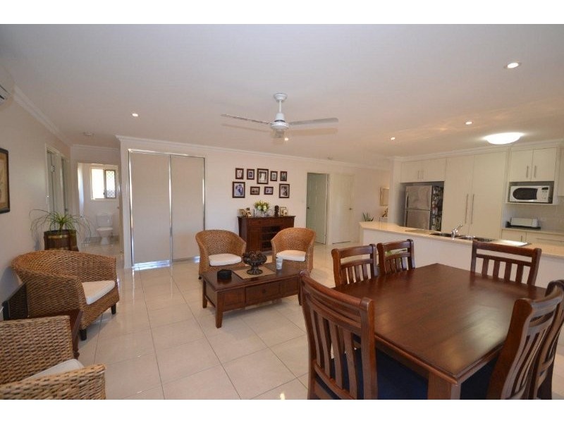 8 Green Avenue, Branyan QLD 4670