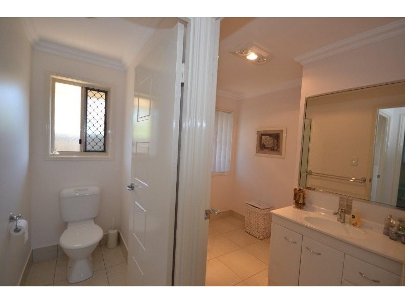 8 Green Avenue, Branyan QLD 4670