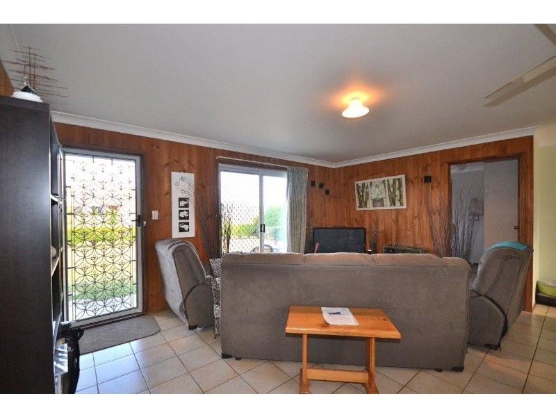 17 Welch Street, Elliott Heads QLD 4670