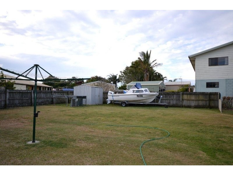 17 Welch Street, Elliott Heads QLD 4670