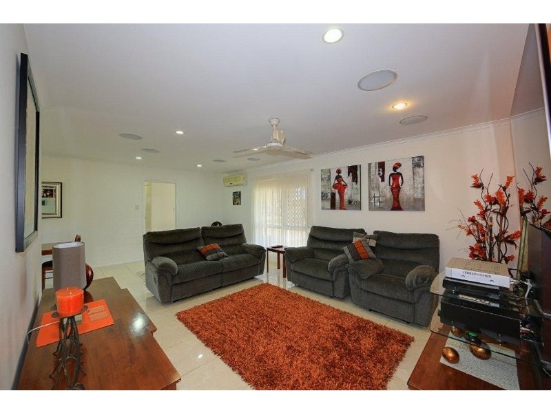 9 Schirmers Court, Moore Park Beach QLD 4670