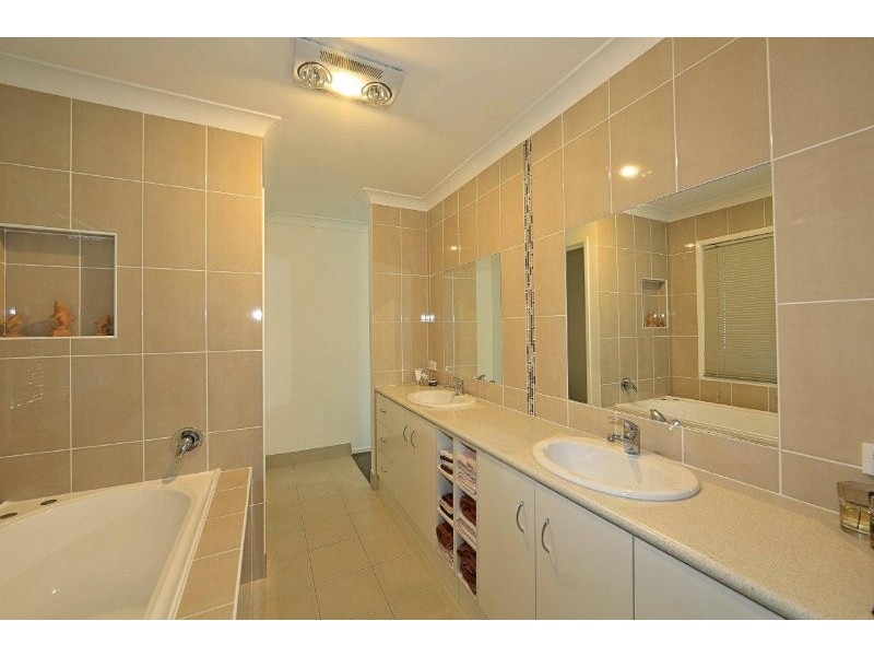 9 Schirmers Court, Moore Park Beach QLD 4670