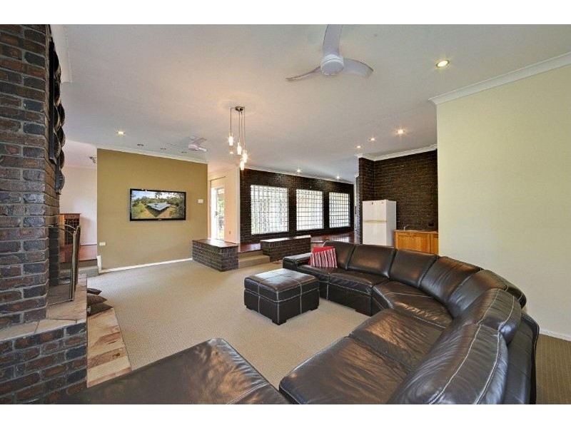 6 Currawong Road, Gooburrum QLD 4670