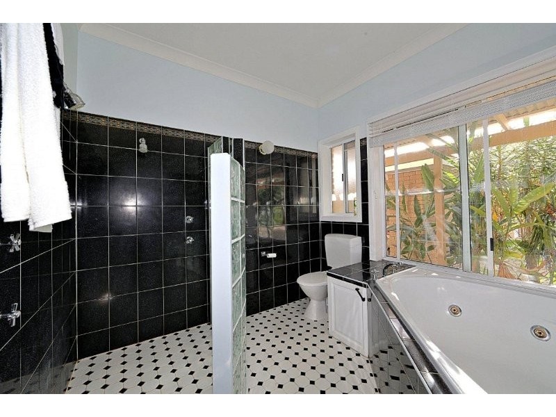 6 Currawong Road, Gooburrum QLD 4670