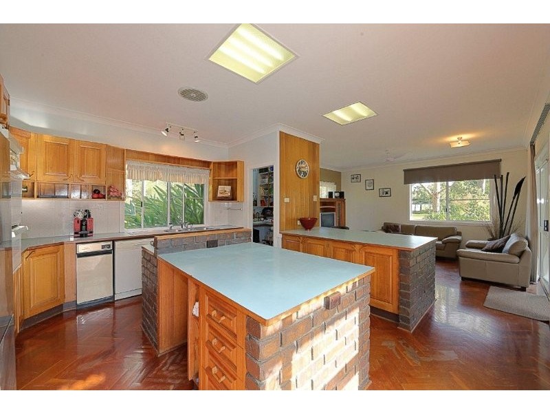 6 Currawong Road, Gooburrum QLD 4670