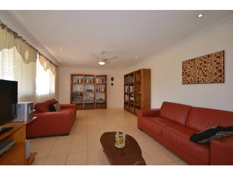 3 Rattray Street, Avenell Heights QLD 4670