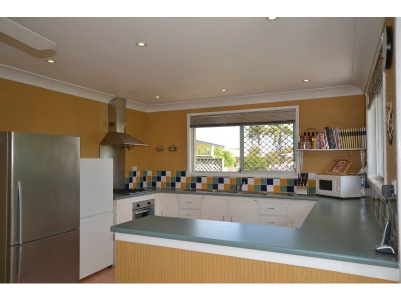 3 Rattray Street, Avenell Heights QLD 4670