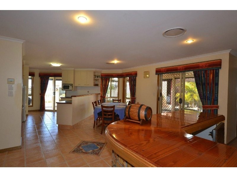 12 Tropicana Drive, Avoca QLD 4670