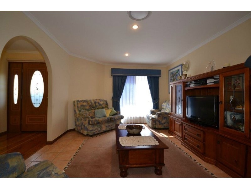 12 Tropicana Drive, Avoca QLD 4670