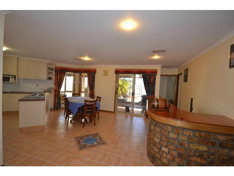 12 Tropicana Drive, Avoca QLD 4670