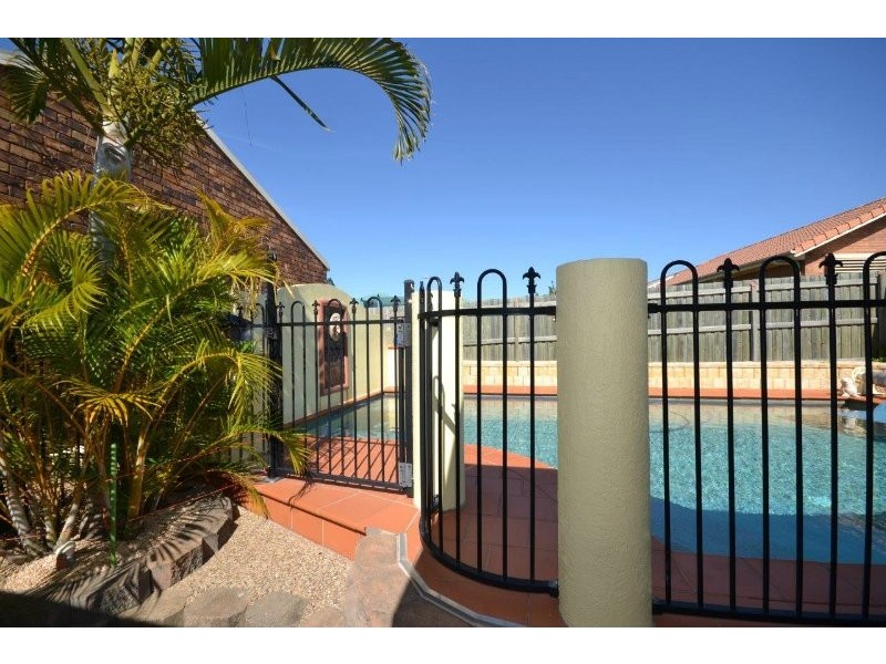 12 Tropicana Drive, Avoca QLD 4670