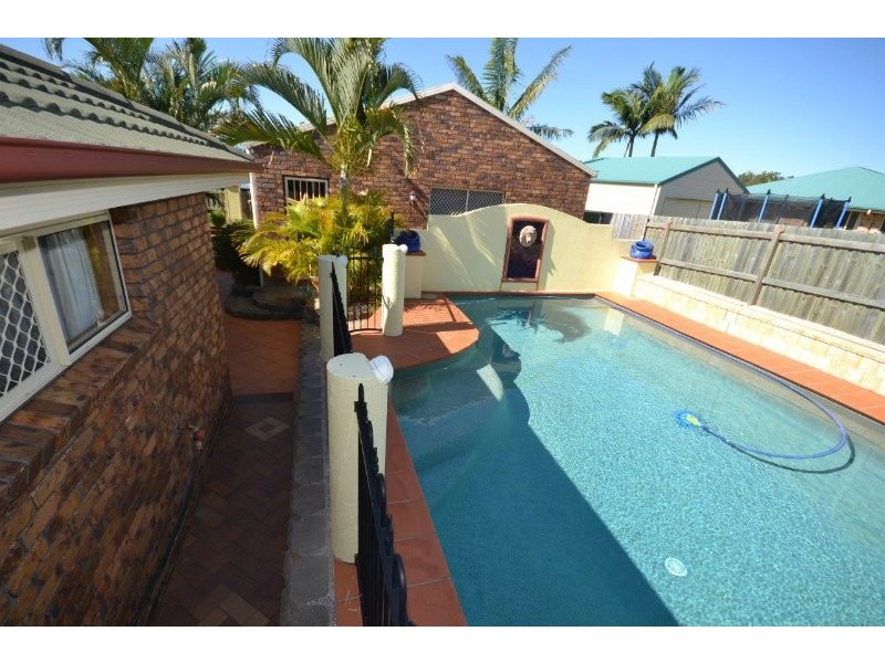 12 Tropicana Drive, Avoca QLD 4670