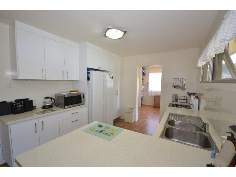 11 Totten Street, Kepnock QLD 4670