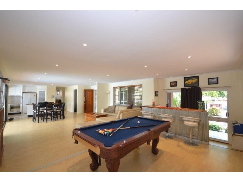 18 Wilson Street, Kepnock QLD 4670