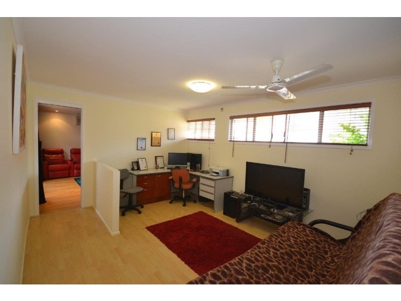 18 Wilson Street, Kepnock QLD 4670