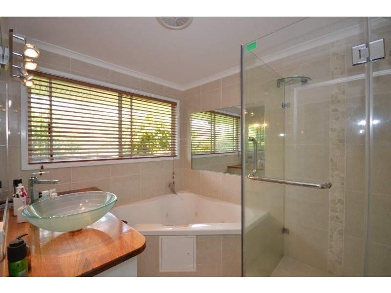 18 Wilson Street, Kepnock QLD 4670