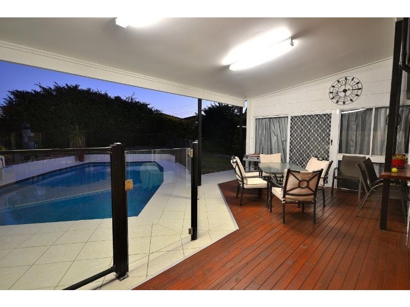 18 Wilson Street, Kepnock QLD 4670