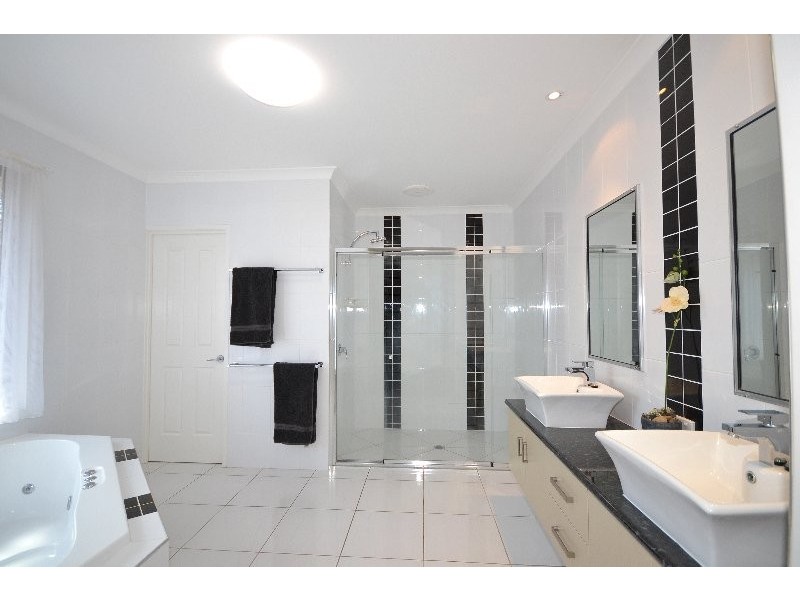 4 Coral Garden Drive, Kalkie QLD 4670