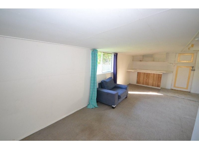 4 Moore Street, Elliott Heads QLD 4670