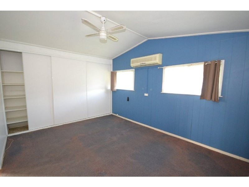 4 Moore Street, Elliott Heads QLD 4670
