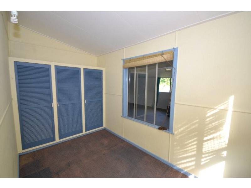 4 Moore Street, Elliott Heads QLD 4670