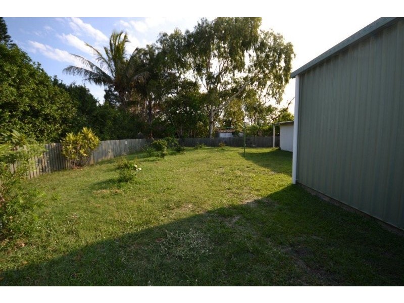 4 Moore Street, Elliott Heads QLD 4670