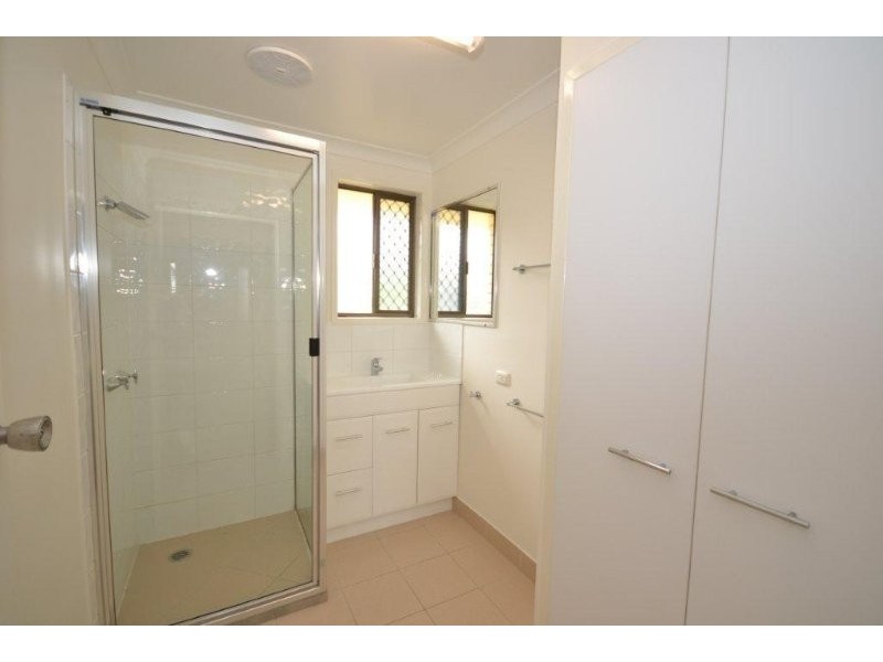 2/50 Holland Street, Bargara QLD 4670