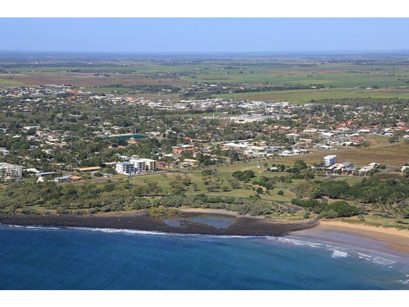2/50 Holland Street, Bargara QLD 4670