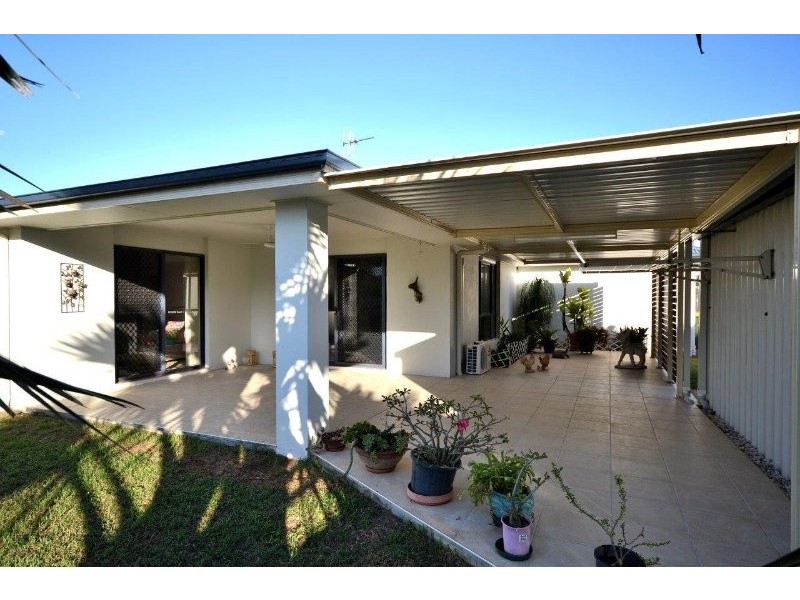 20 Bisdee Street, Coral Cove QLD 4670