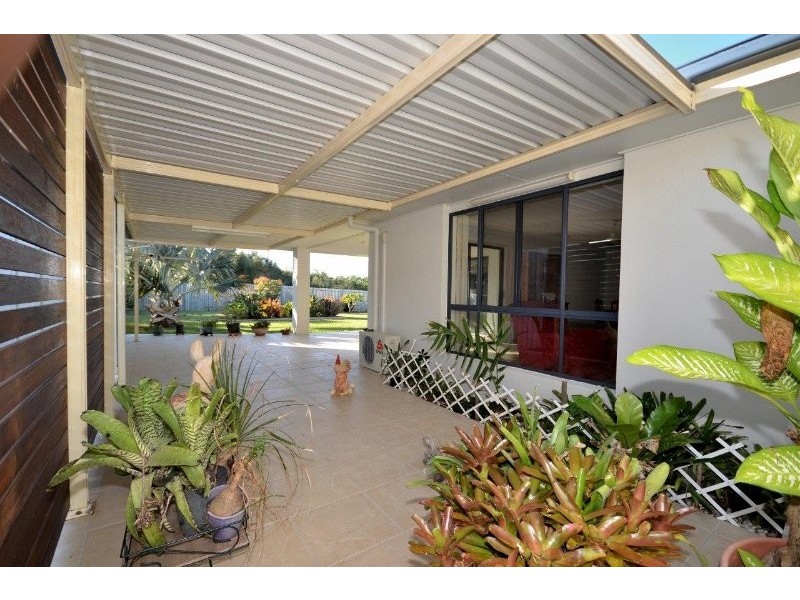 20 Bisdee Street, Coral Cove QLD 4670