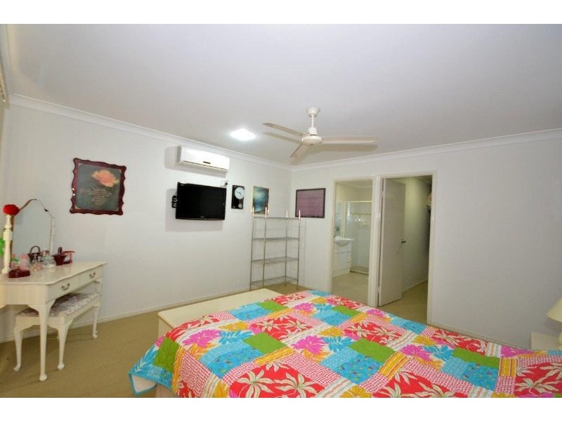 20 Bisdee Street, Coral Cove QLD 4670