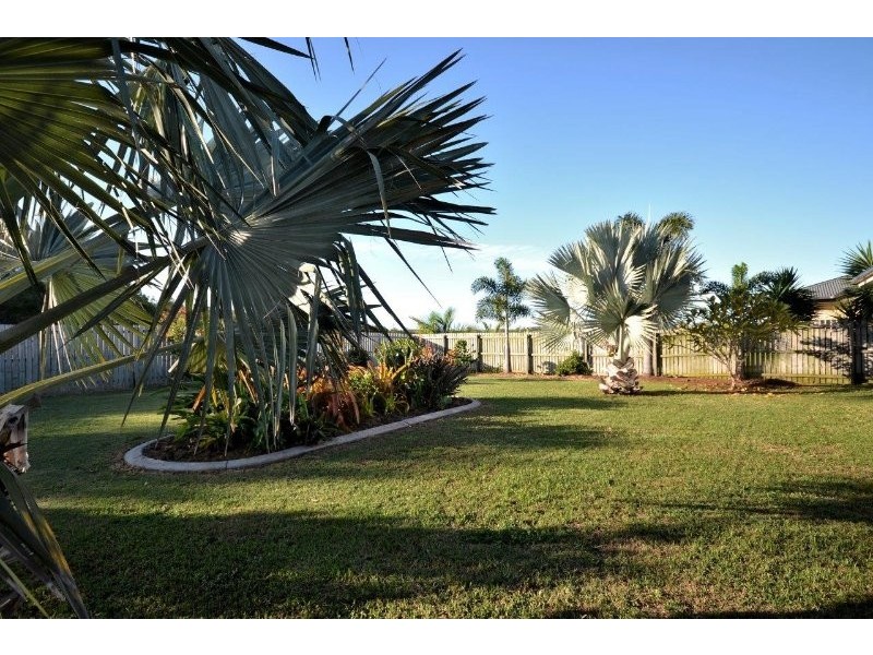 20 Bisdee Street, Coral Cove QLD 4670