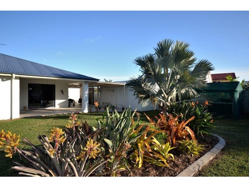 20 Bisdee Street, Coral Cove QLD 4670