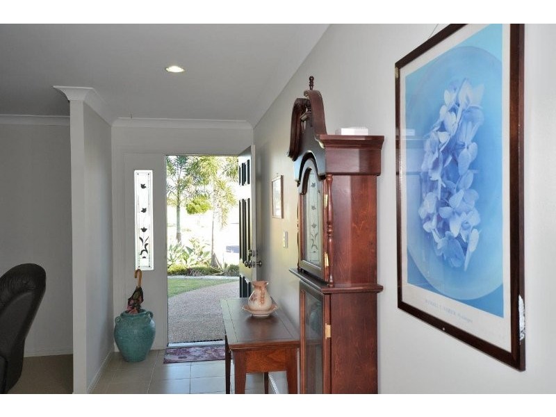 20 Bisdee Street, Coral Cove QLD 4670