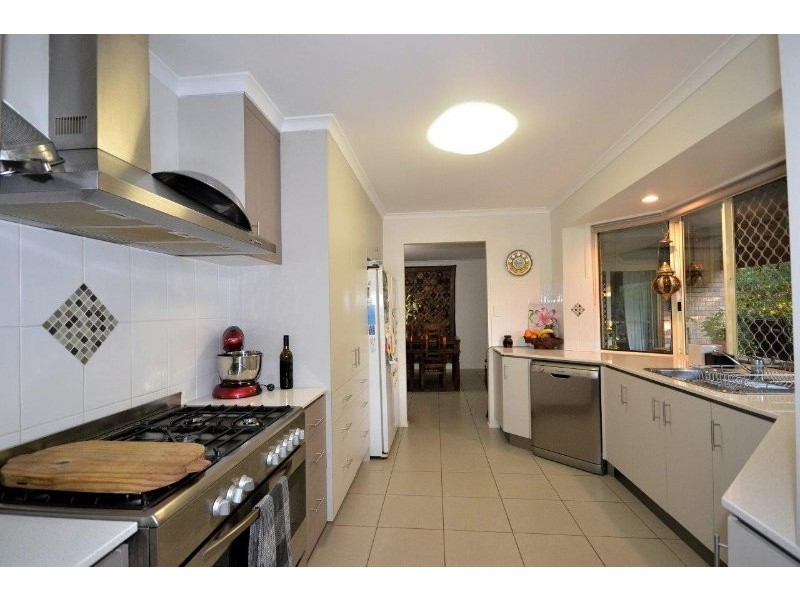 11 Avokahville Avenue, Avoca QLD 4670