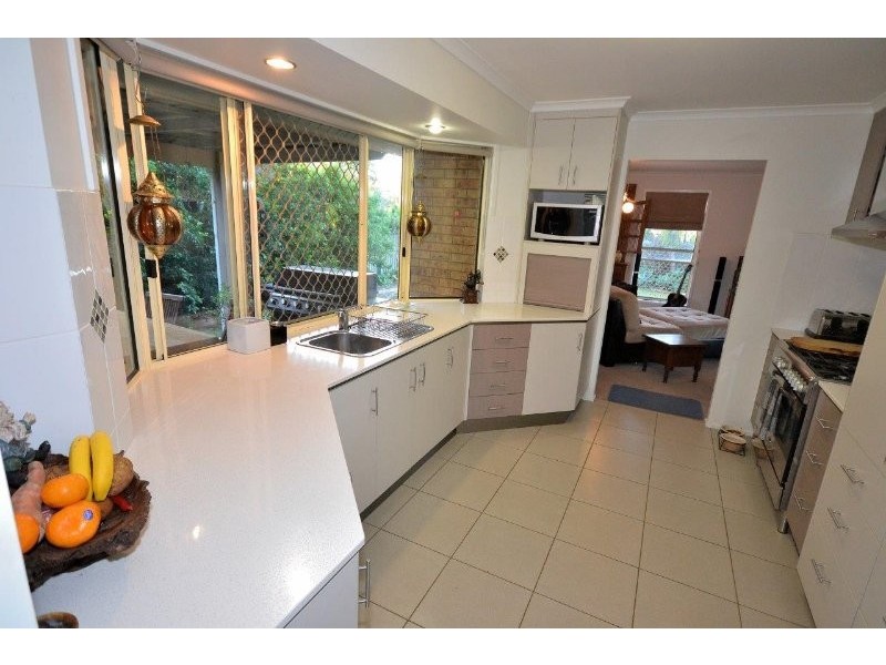 11 Avokahville Avenue, Avoca QLD 4670