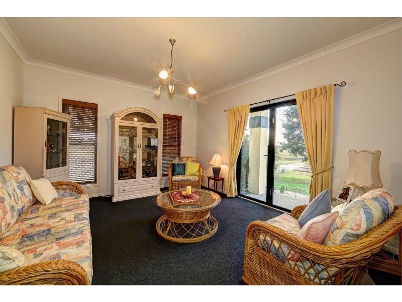 31 Coral Cove Drive, Coral Cove QLD 4670