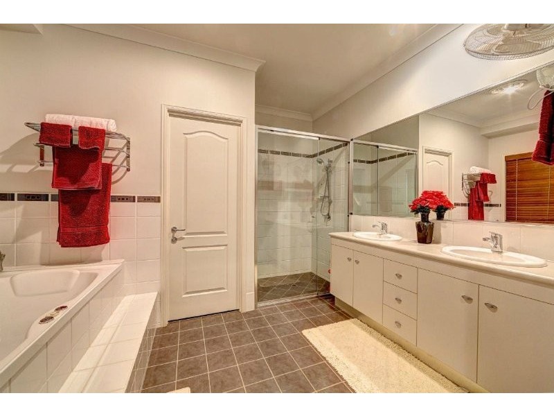 31 Coral Cove Drive, Coral Cove QLD 4670